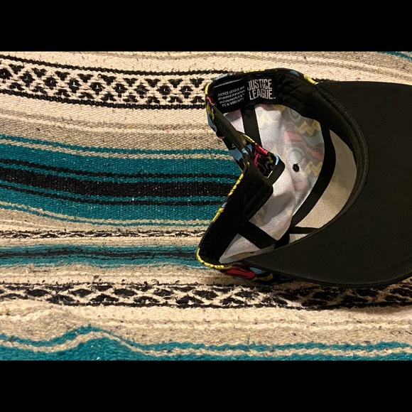 Justice League SnapBack Hat - Picture 8 of 9